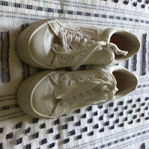 Rocket Dog White Athletic Shoes - Picture 1 of 3